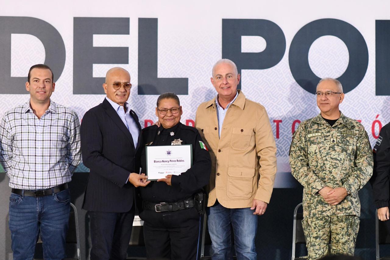 Román Alberto Cepeda González reconoce a la Policía de Torreón