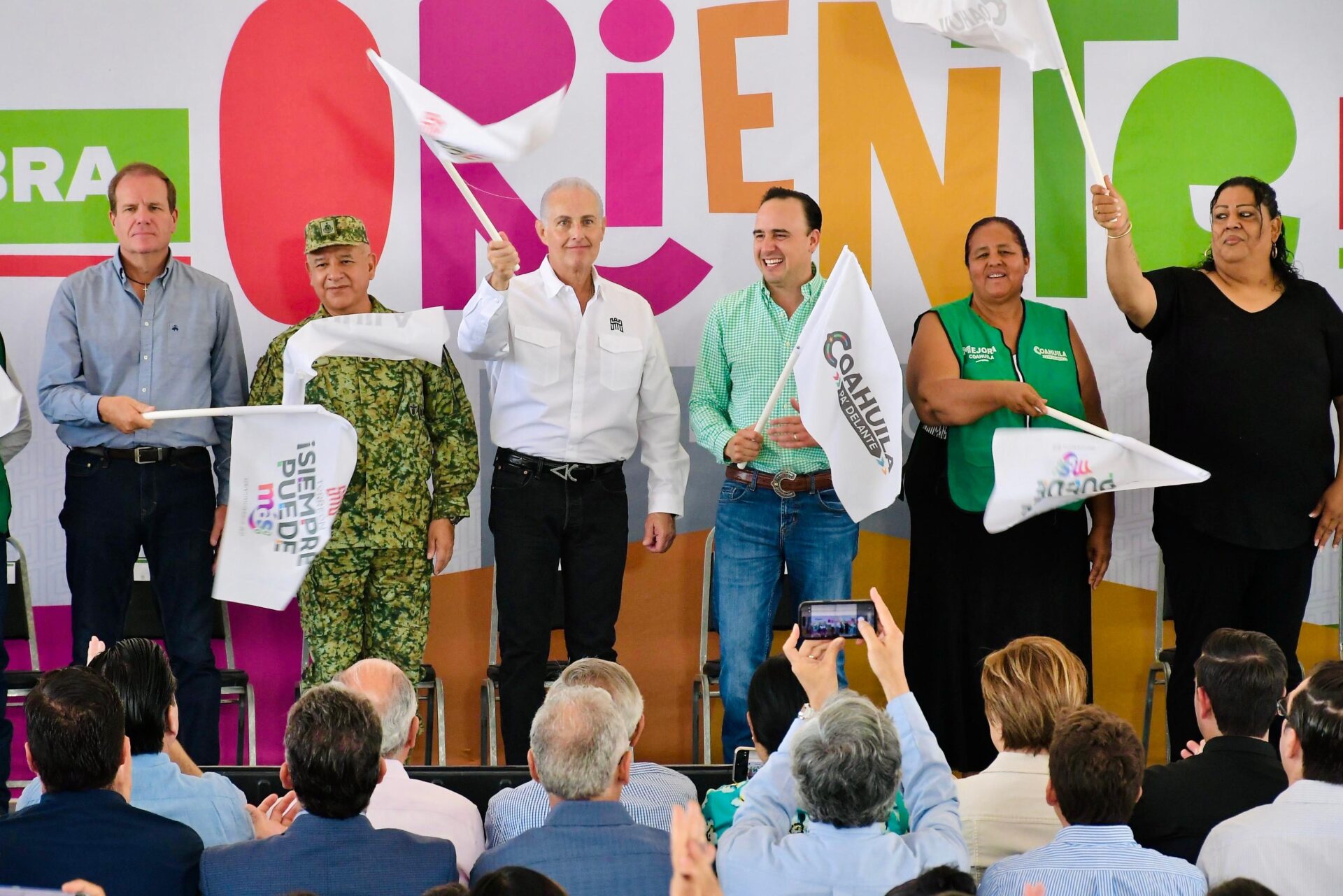 Manolo Jiménez y Román Alberto Cepeda González arrancan la construcción del Parque Lineal Oriente