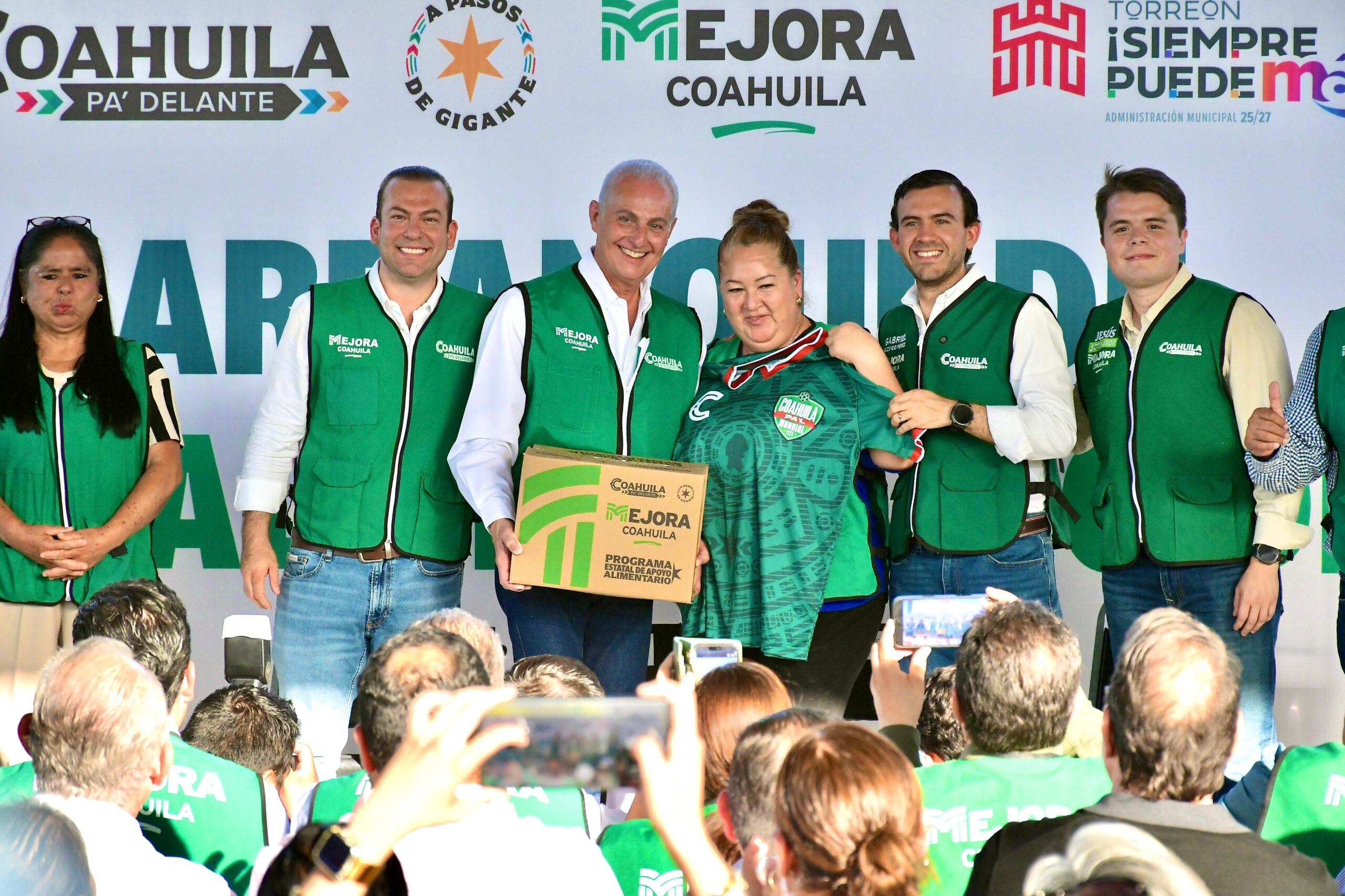 Román Alberto Cepeda González arranca programa alimentario “Despensón” en Torreón