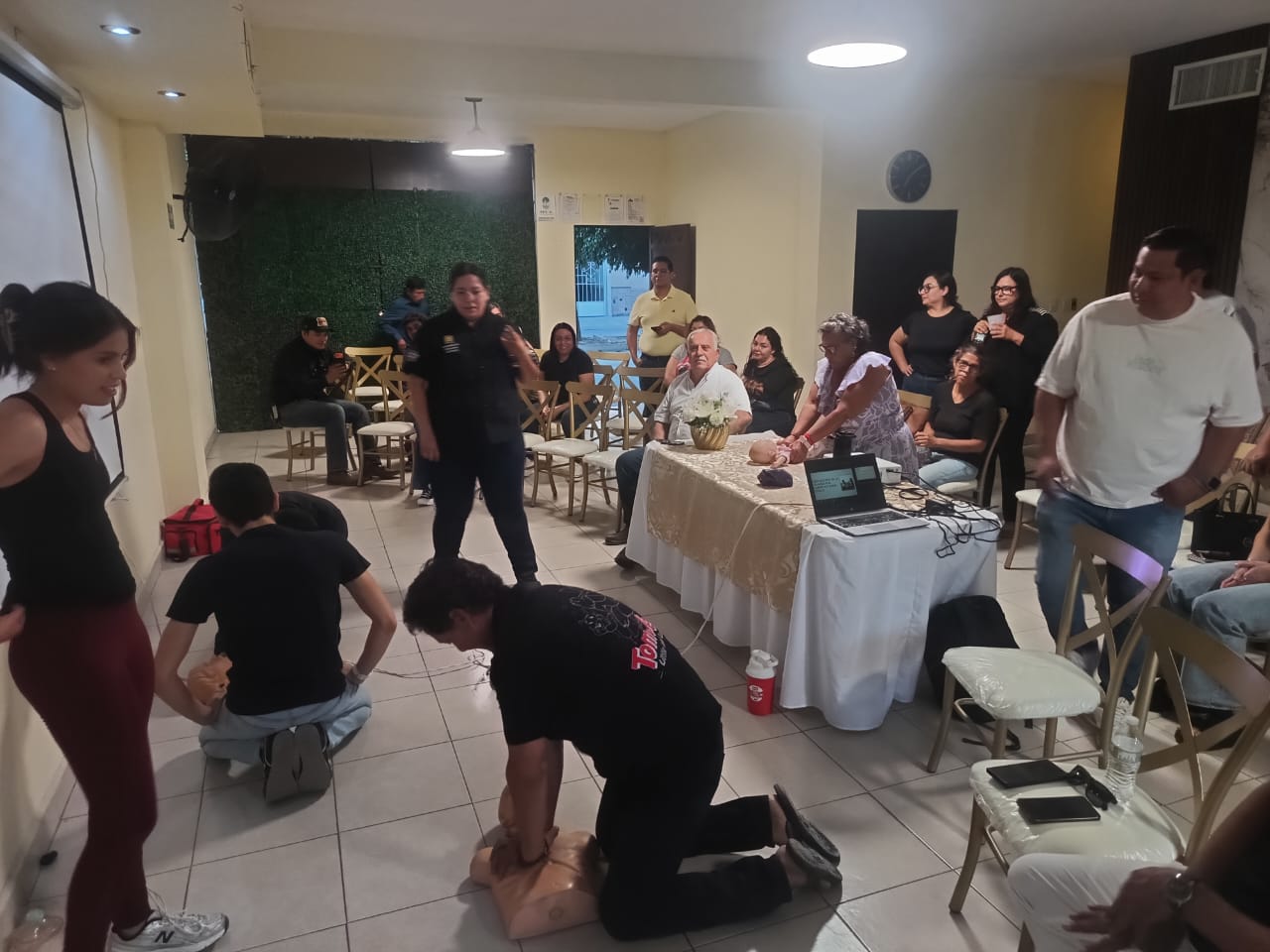 Capacita Protección Civil a la Asociación de Quintas de la Laguna.
